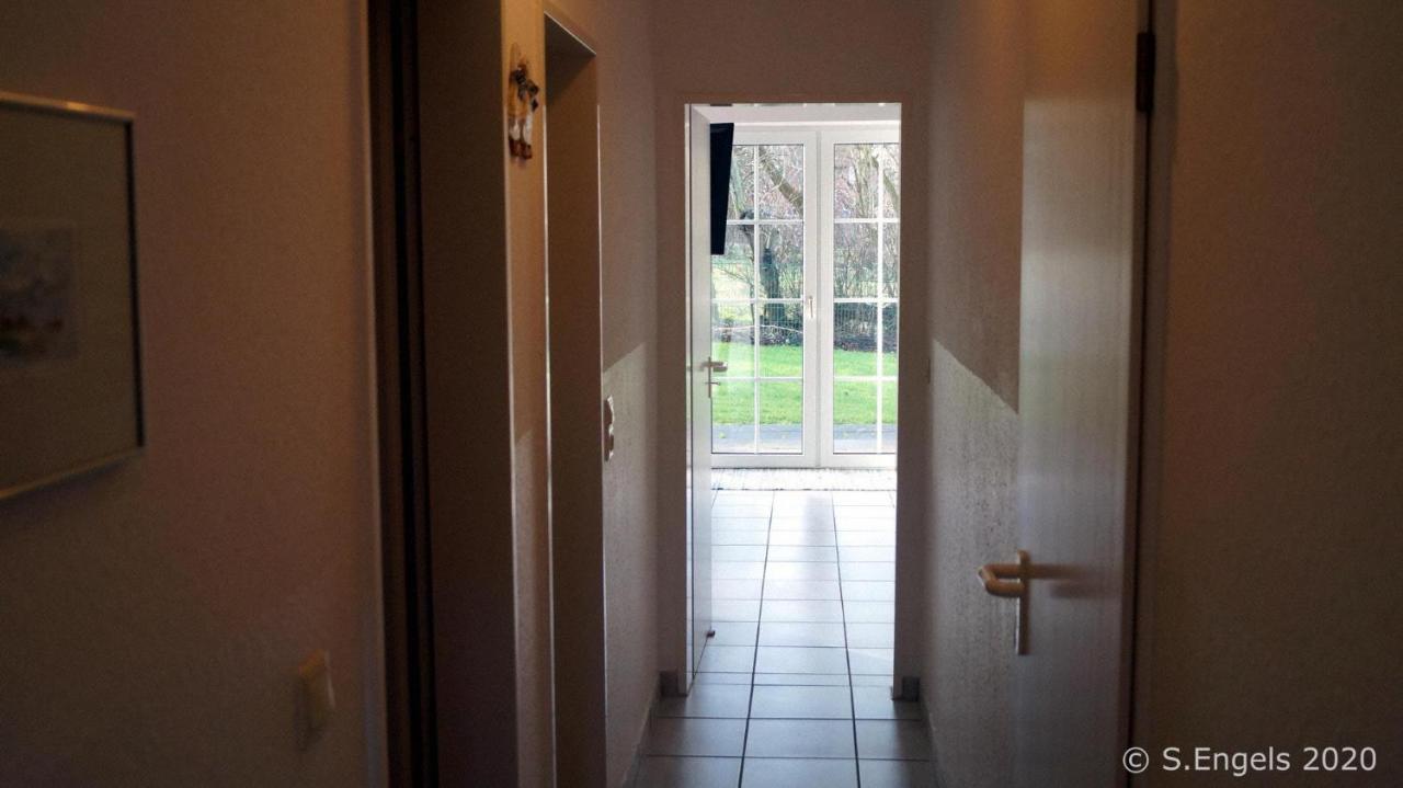 *Engels - Ferienwohnungen Krummhörn Exterior foto