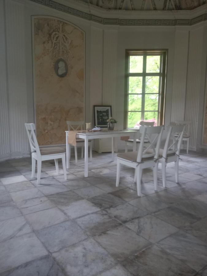 *Engels - Ferienwohnungen Krummhörn Exterior foto